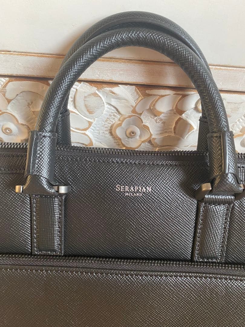 セラピアン　レザー　ブリーフ　ビジネスバッグ　オールブラック　黒　サフィアーノ