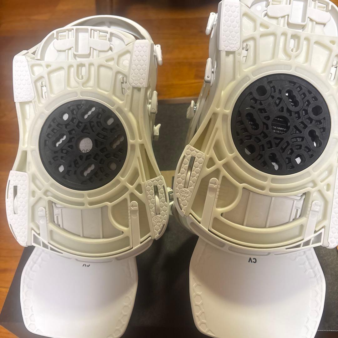 24ー25FLUX ホワイト スノーボードビンディング CV