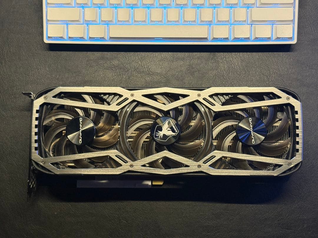 グラフィックボード・グラボ・ビデオカード Gainward GeForce RTX 3070Ti 8GB