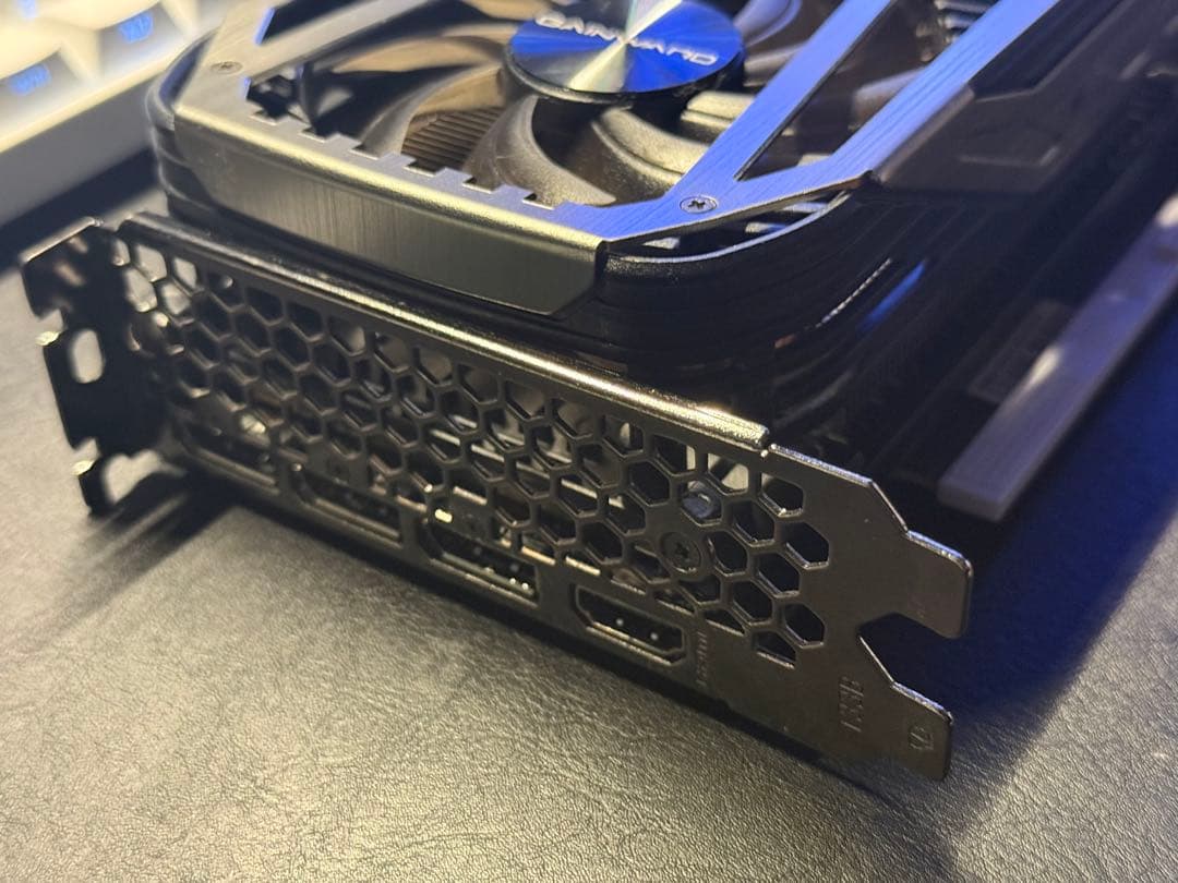 グラフィックボード・グラボ・ビデオカード Gainward GeForce RTX 3070Ti 8GB