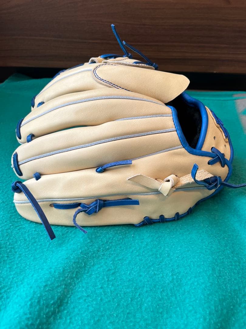 軟式オーダーグローブ 投手　ベージュ/青