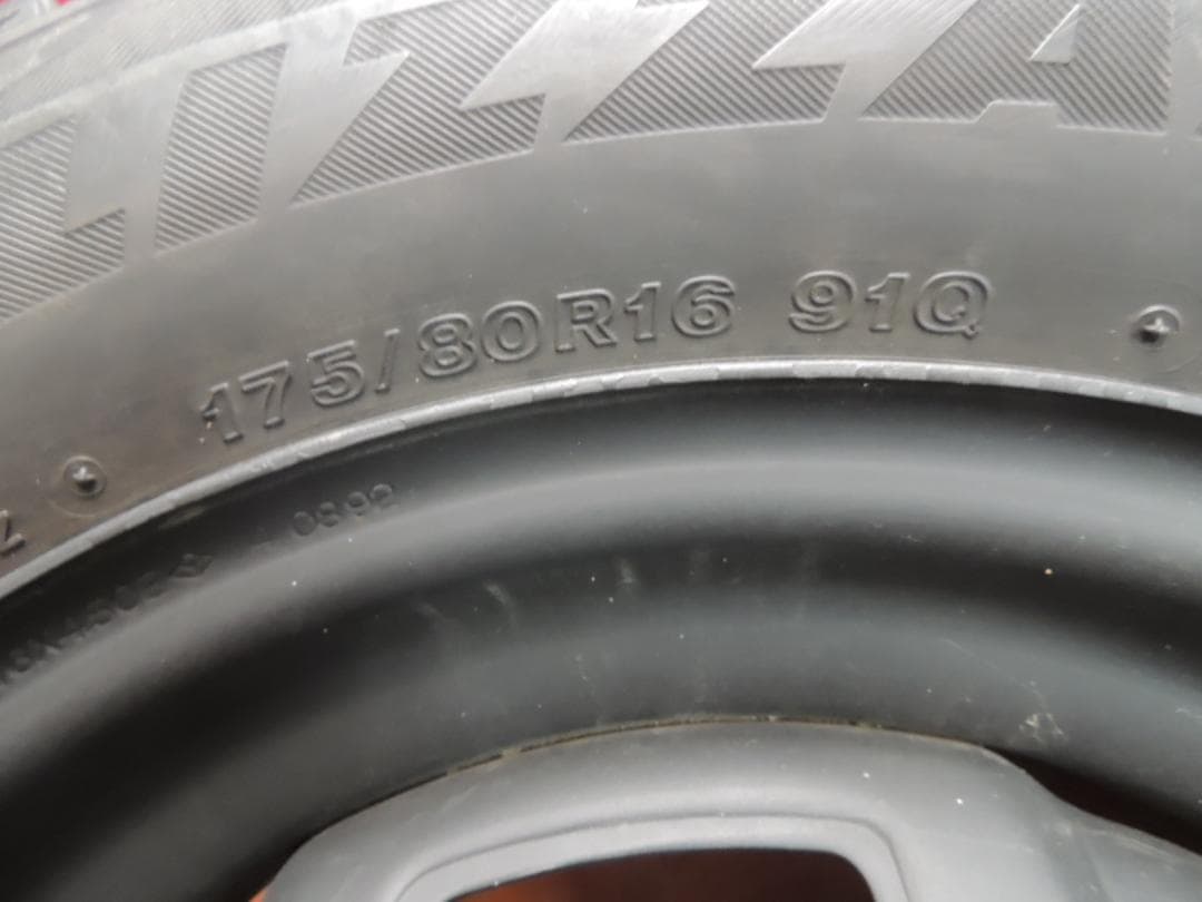 T711　175/80R16　ブリヂストン　スタッドレス4本　シワ有り　ジムニー