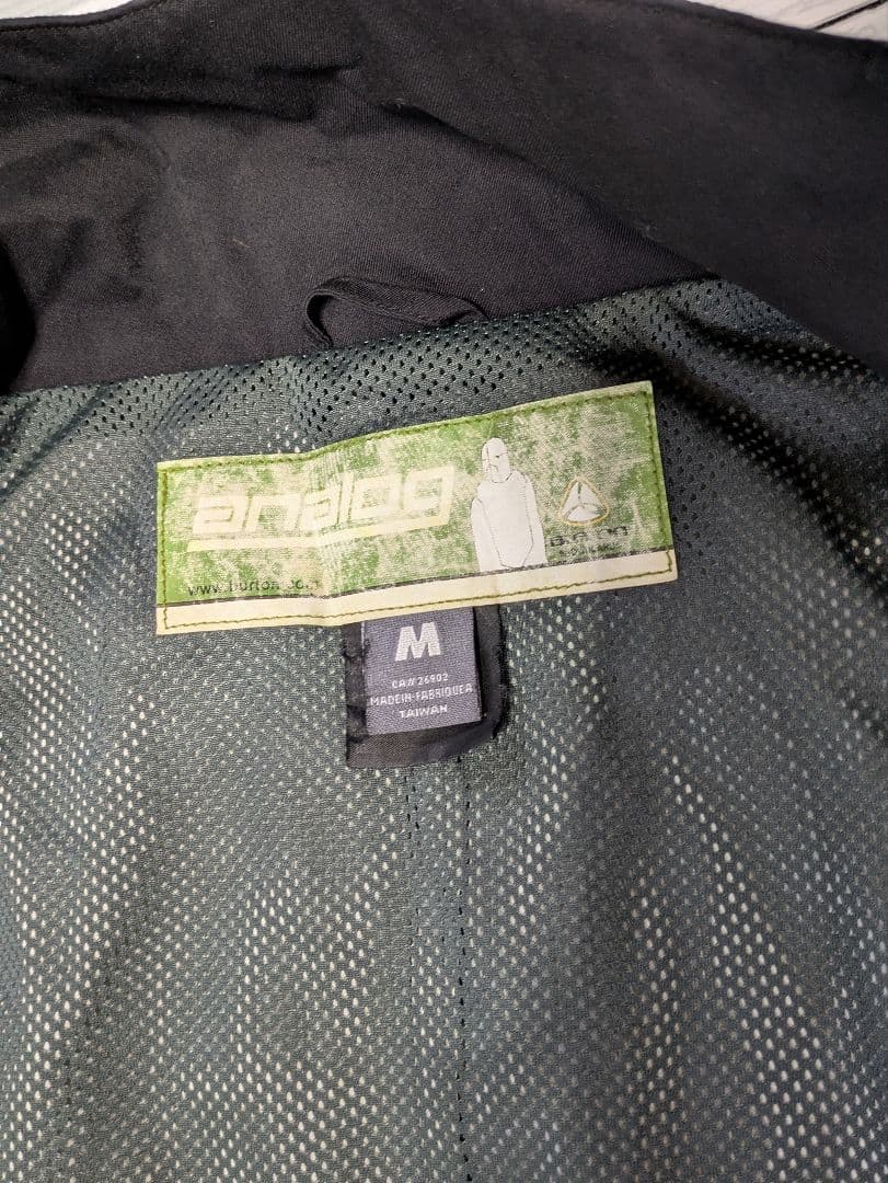 BURTONバートンスノボードスノボースキーウェア　サイズM ANALOGつなぎ