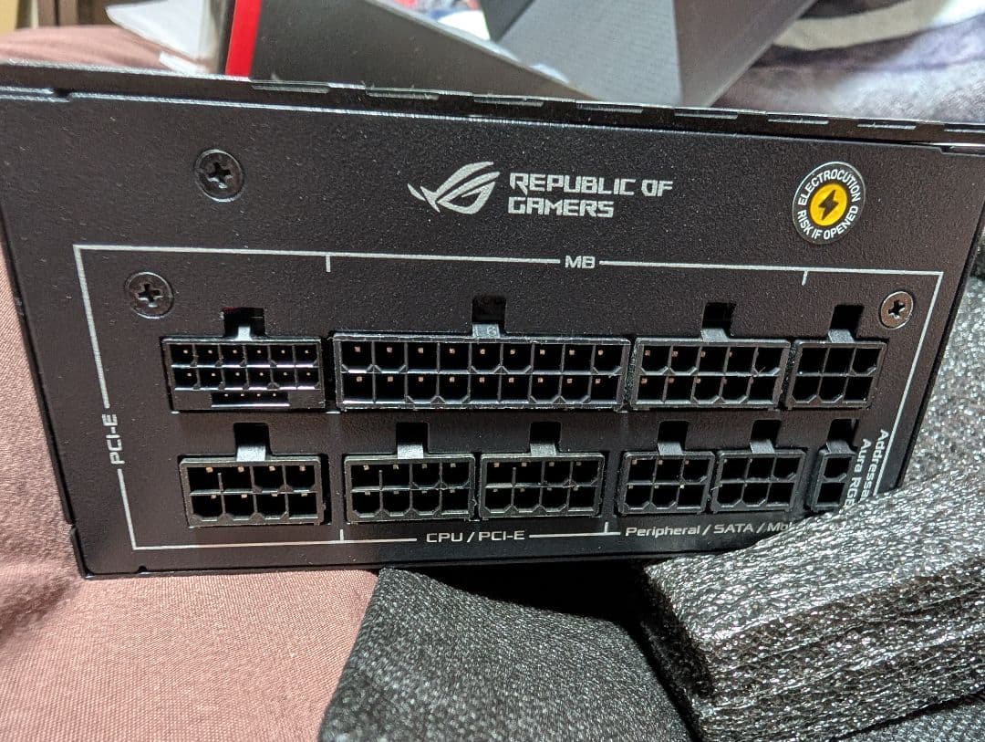 ROG LOKI 1000W PLATINUM 電源ユニット