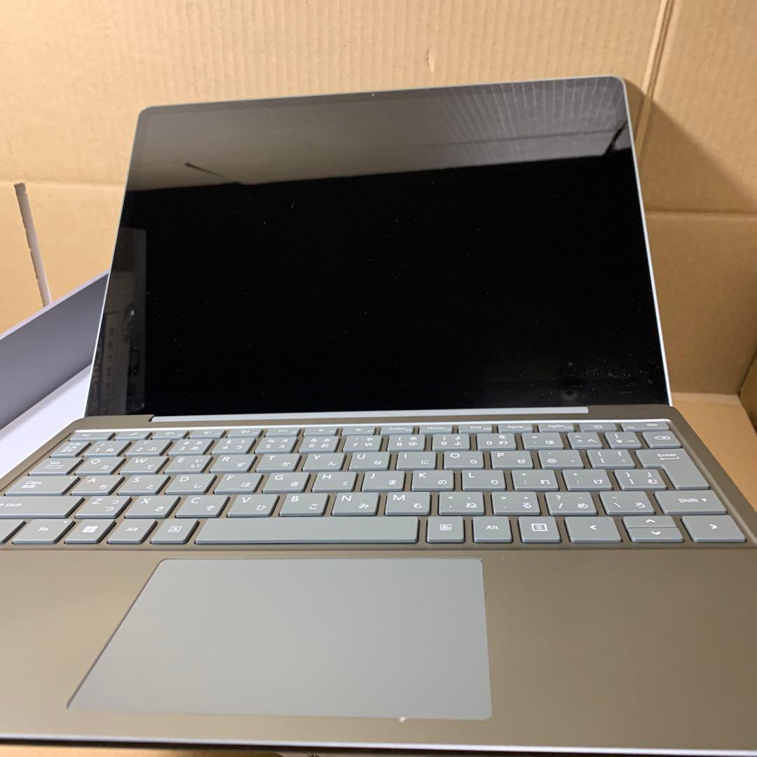 Microsoft Surface Laptop Go 2ノートパソコン