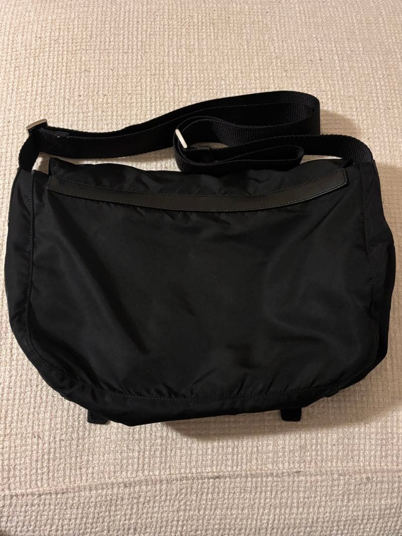 PRADA ブラック メッセンジャーバック ショルダーバッグ