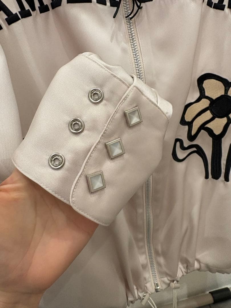 AMBERGLEAM サテン ジップアップジャケット