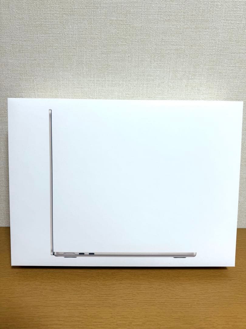 MacBook Air M4スターライト16GB/256GB