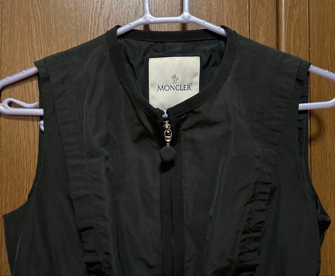 新品未使用★モンクレール　ベスト