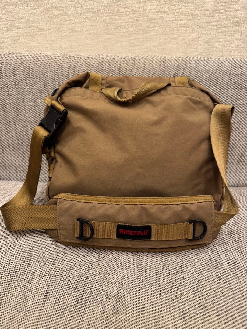 BRIEFING メッセンジャーバッグ ベージュ