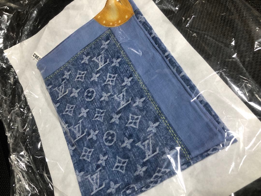 ルイヴィトン　ハンカチ ロレックスノベルティハンカチ付き