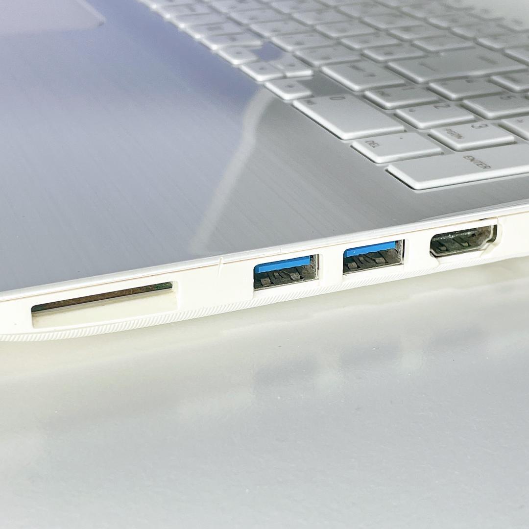 初期設定済✨快適SSD✨Windows11✨ホワイト✨東芝ノートPC 薄型カメラ