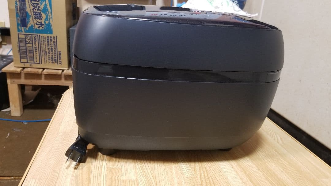 2021年製 土鍋ご泡火炊き タイガー圧力IH炊飯器 バックライト液晶画面搭載