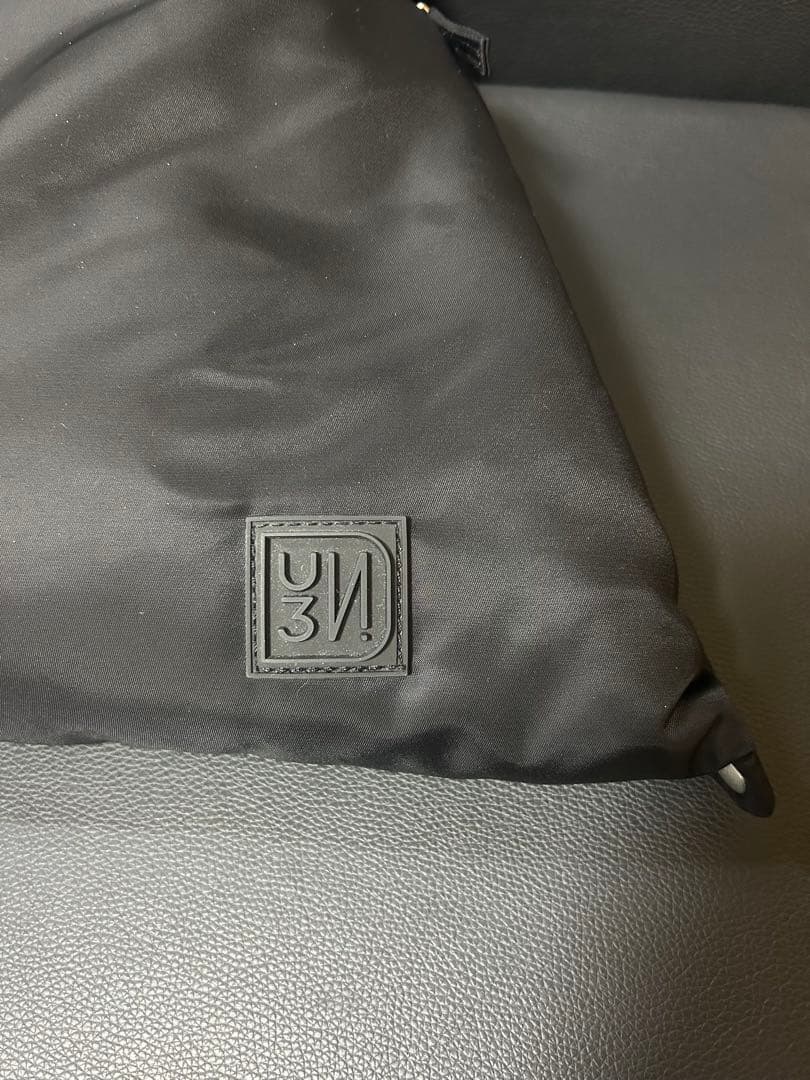 UN3D. 2WAYパデッドトライアングルバッグ