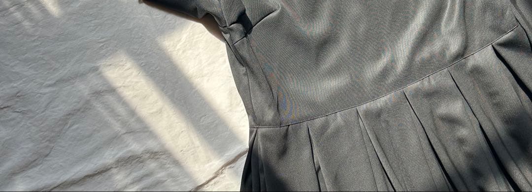 【プーラページ】高級ブラックwoolフォーマル対応ワンピース