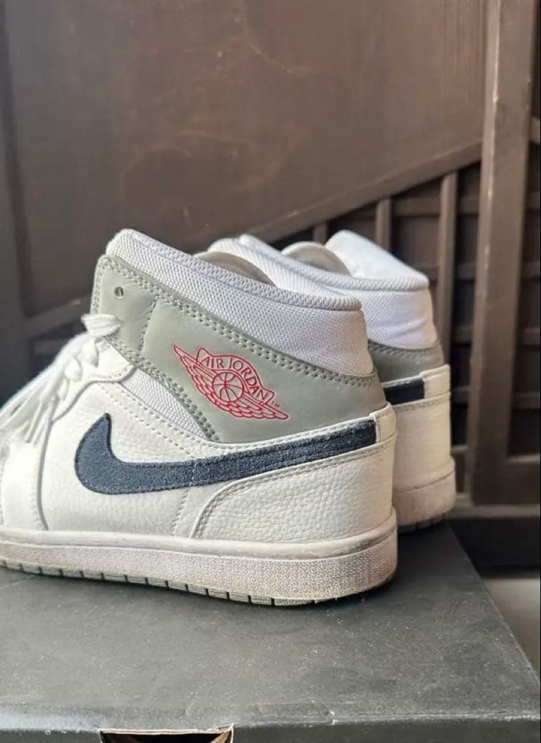 Air Jordan 1 Mid ホワイト/グレー/ネイビー26.5