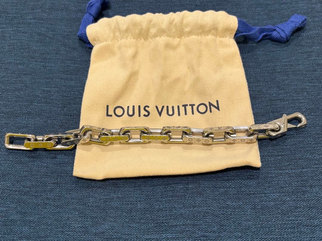 Louis Vuitton シルバーブレスレット
