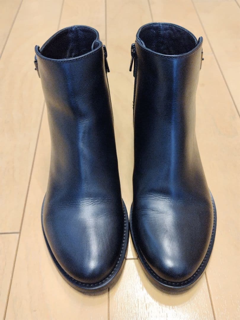 【最終値下げ·2/7まで】銀座かねまつ　ショートブーツ　ブラックレザー　ビブラム