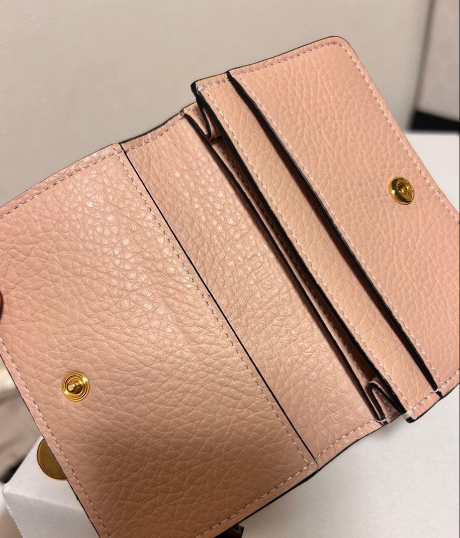 Chloe クロエ　ピンクベージュ　レザー名刺入れ ロゴ金具付き　カード入れ
