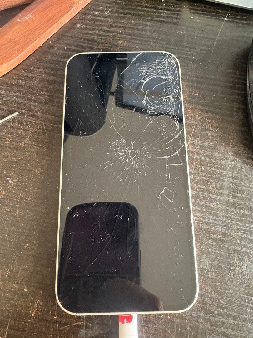 iPhone12 64GB ジャンク扱い