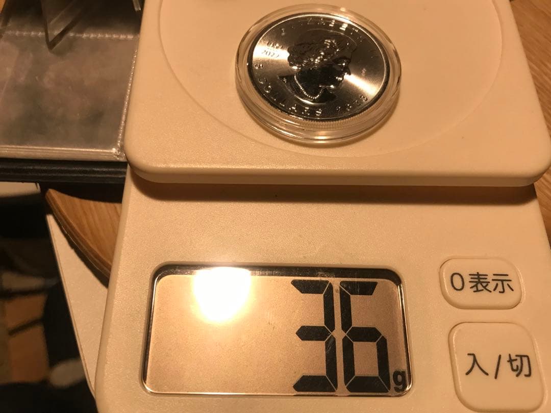 値下げ最終❗️保証書付き 1オンス メイプルリーフ 銀貨３１.１グラム実測
