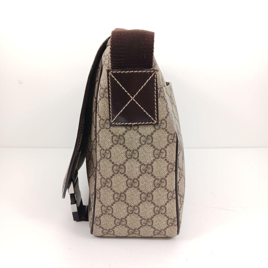 ✨人気デザイン✨GUCCI　GG スプリーム　メッセンジャーバック　PVC
