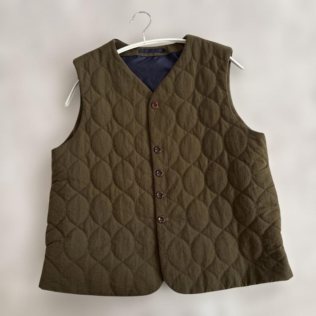 期間限定パラスパレス　スタナータッサーキルティングベスト　カーキ　2023