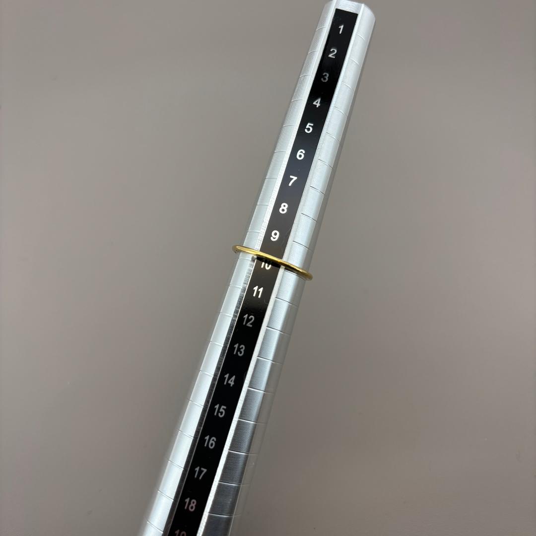 VALENTINO ロゴ ゴールド ラインストーン リング