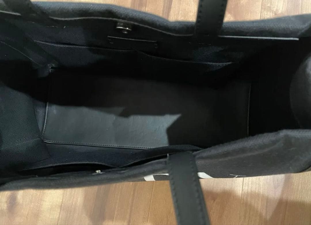 VALENTINO 人気　トートバッグ　美品　付属品全てあり　送料無料