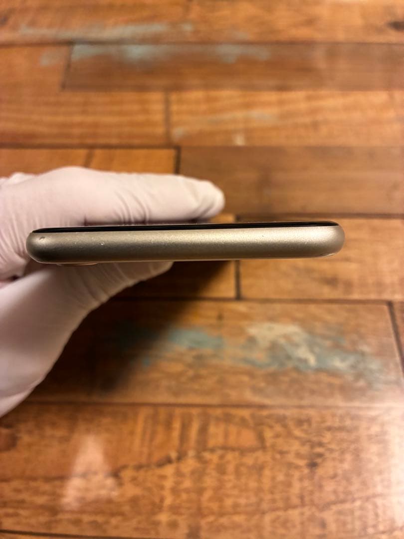 iPhone SE 第3世代 64GB スターライト 本体＋ケーブル