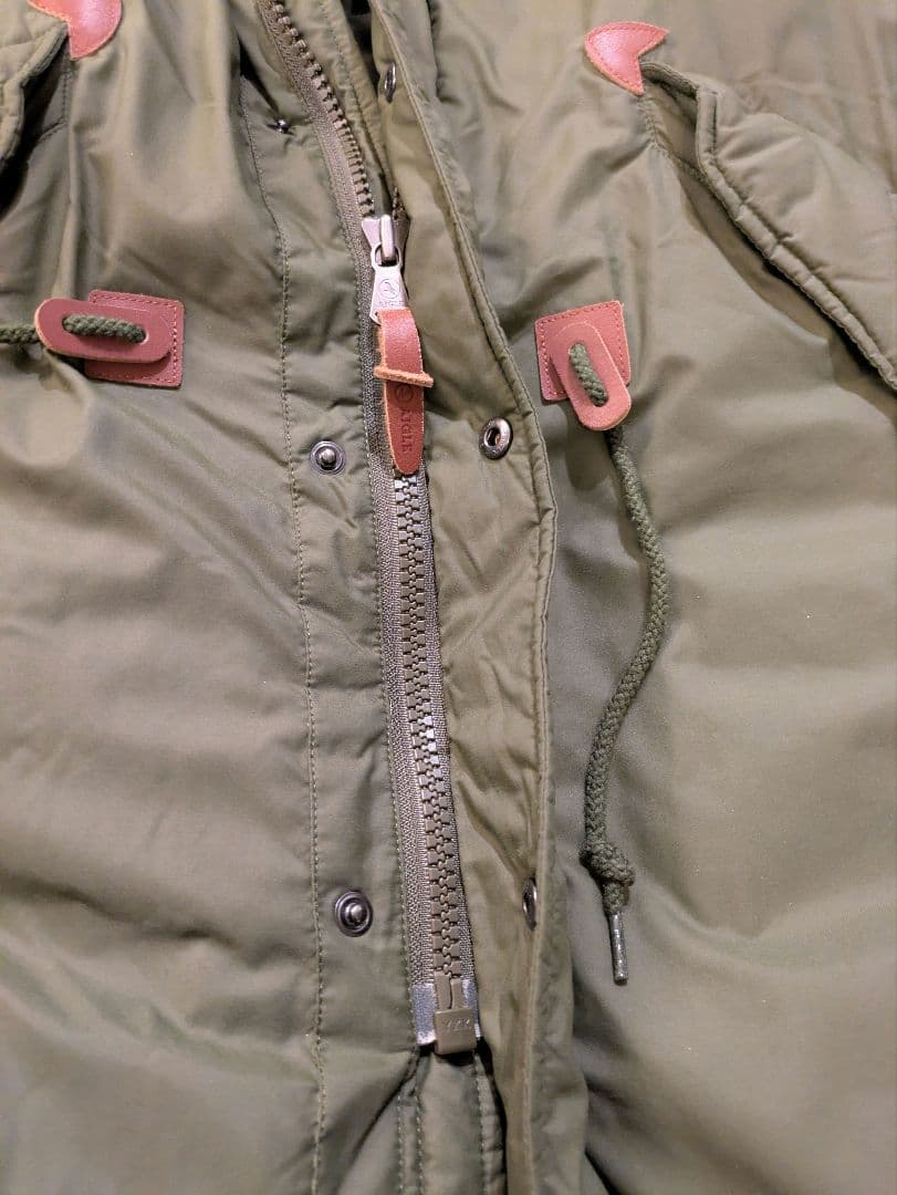 AIGLE オリーブ色 ファー付ダウンコート