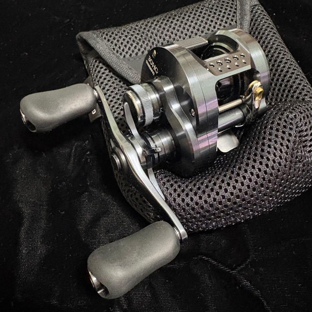 カルカッタコンクエストシャローエディション30HG 右巻き シマノ 試投のみ