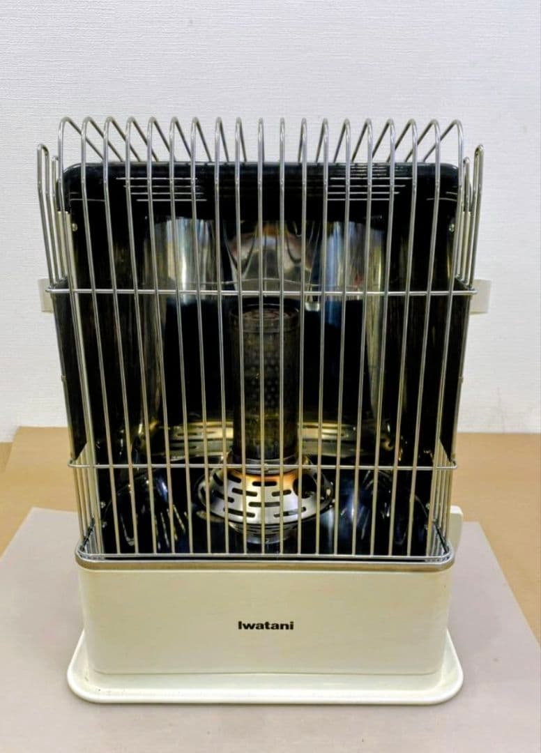 Ｉｗａｔａｎｉイワタニ カセットガスストーブ でか暖　ホワイト