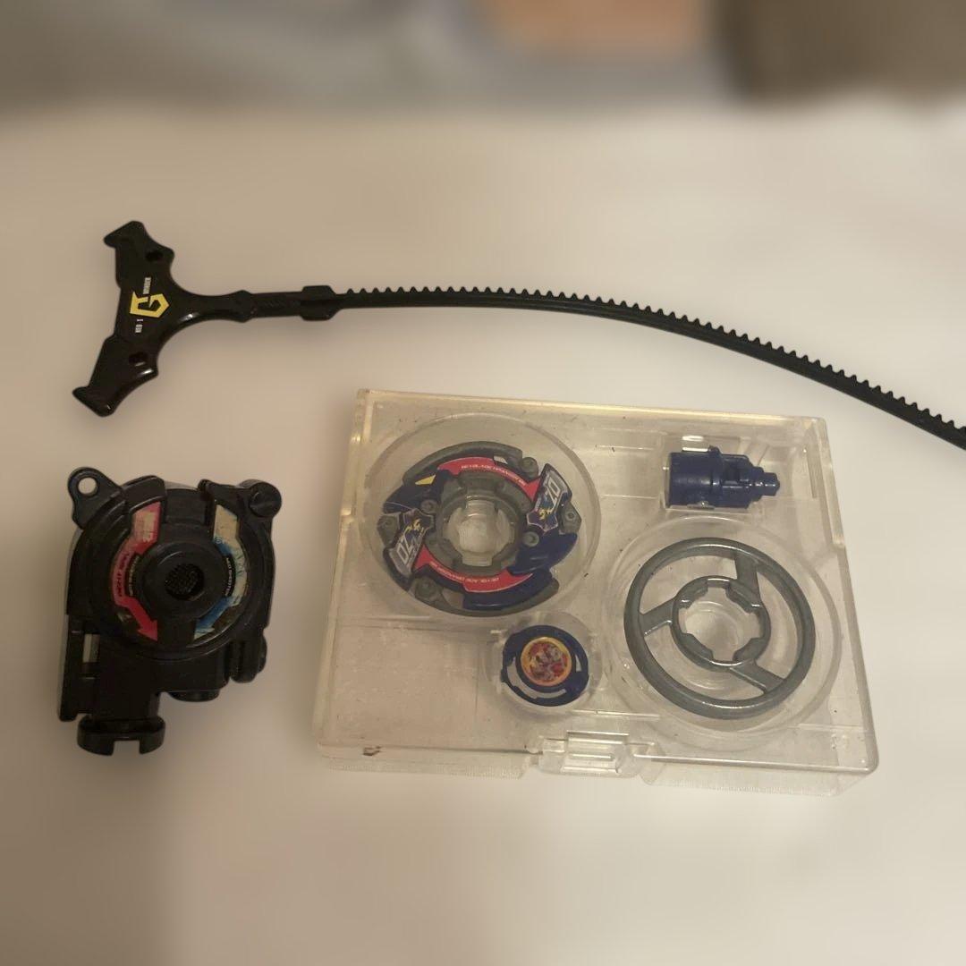 ベイブレードセット 青/赤 ケース付き