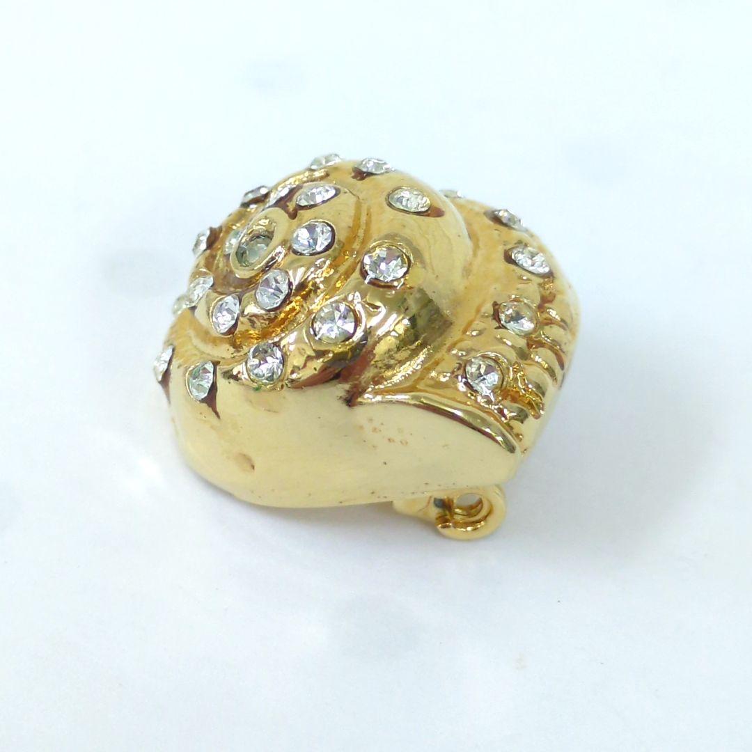 ジャンニヴェルサーチェ クリスタルラインストーン ピンブローチ ゴールドカラー