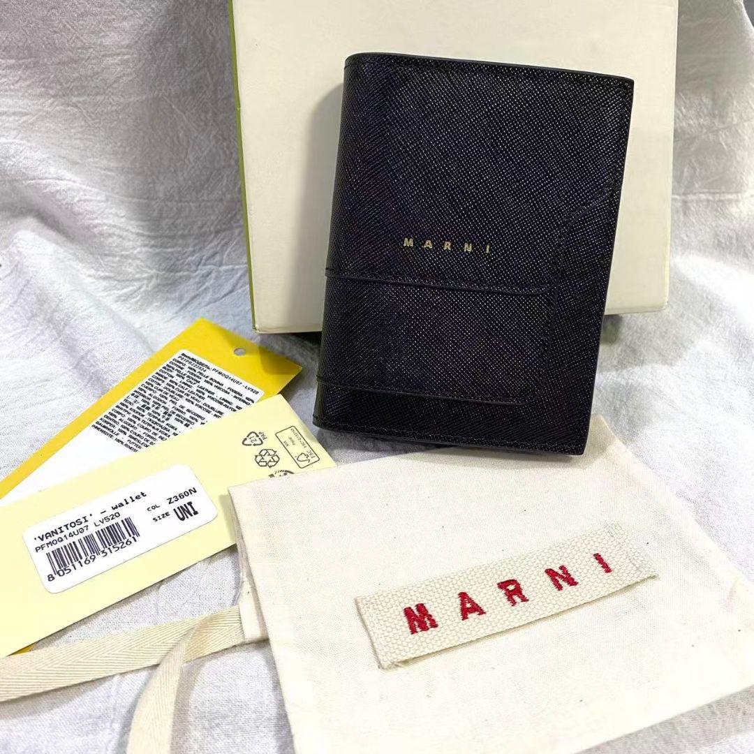 美品MARNI 二つ折り財布 ブラック