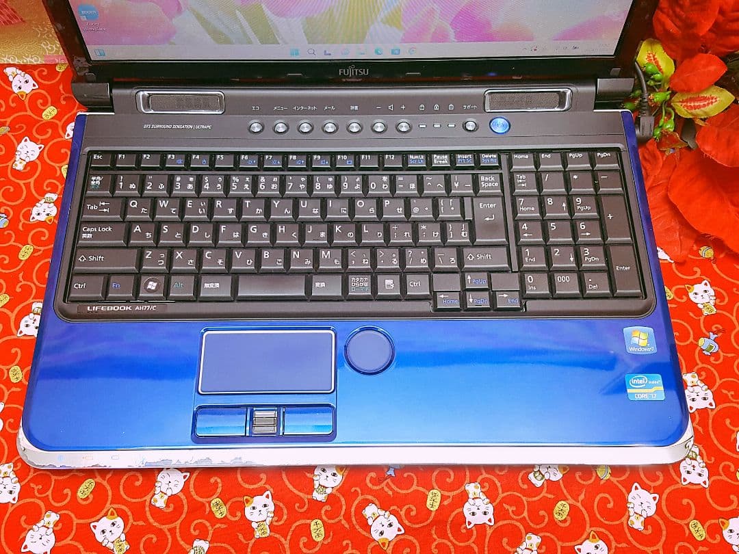 極上品！ホワイト色！2世代Core-i7 ！富士通カメラ！新Win11！動画編集