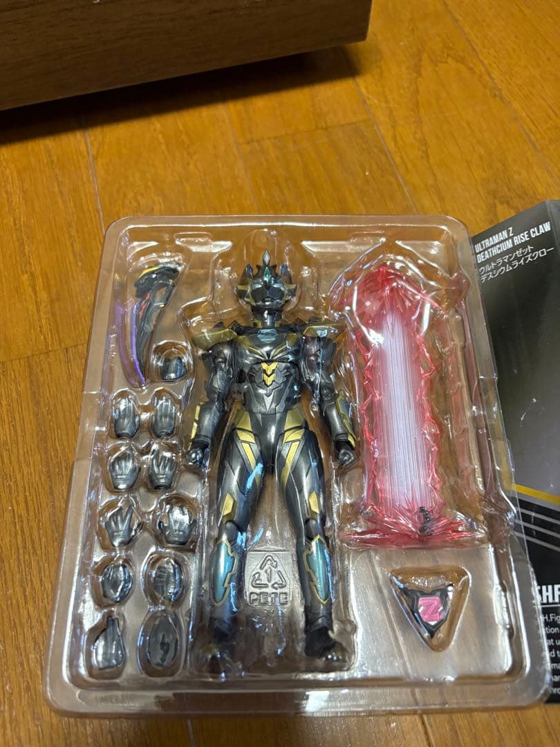 ウルトラマンゼット　デスシウムライズクロー