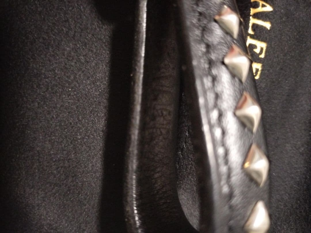 CALEE 　キャリー　スタッズ付き本革キーホルダー