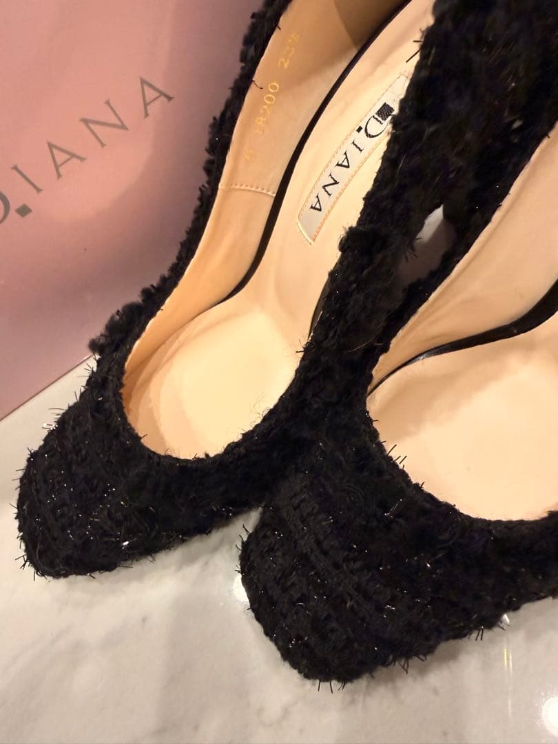 早い者勝ちです！　DIANAツィードパンプス