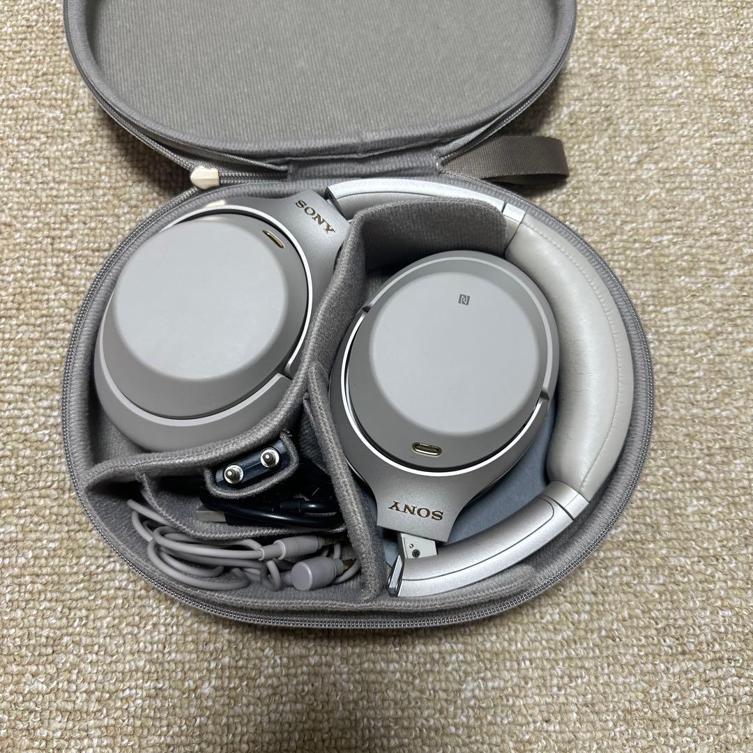 SONY ワイヤレスノイズキャンセリングヘッドホン ケース付き