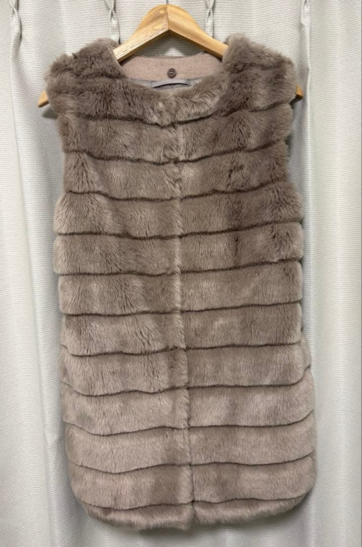 【美品】MOORER社　JAY MAYEN ふわふわエコファー　ダウンベスト