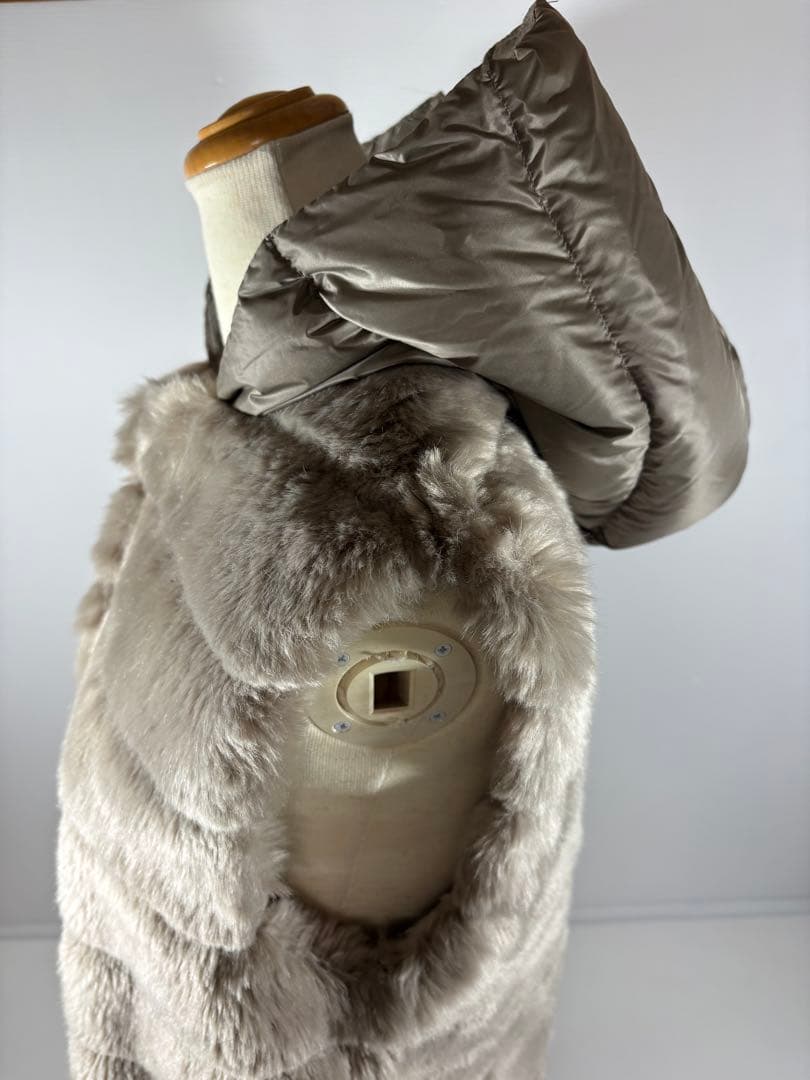 【美品】MOORER社　JAY MAYEN ふわふわエコファー　ダウンベスト