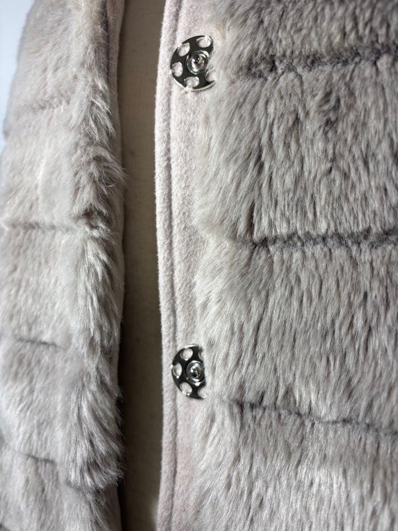 【美品】MOORER社　JAY MAYEN ふわふわエコファー　ダウンベスト