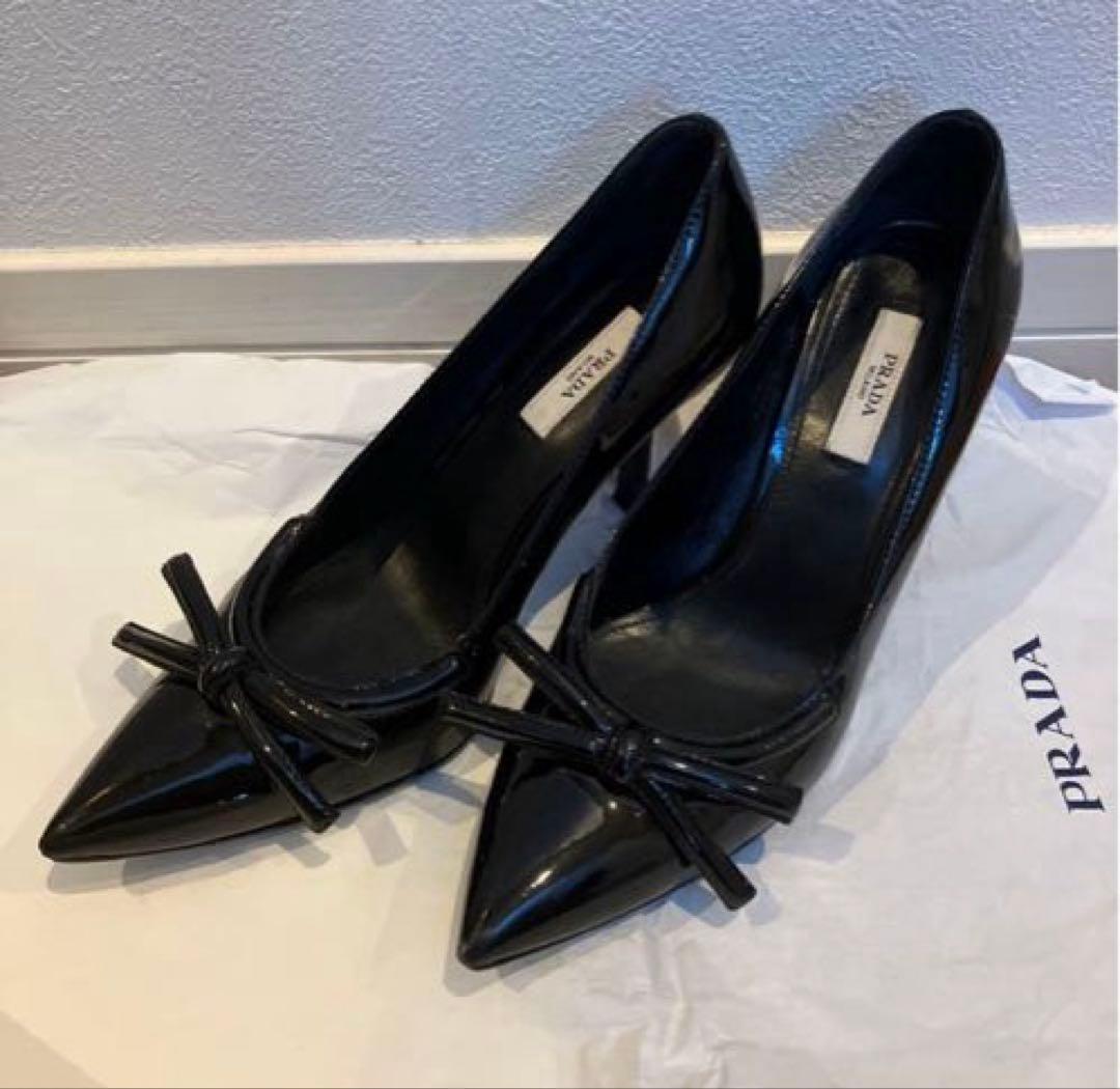 PRADA ブラック ポインテッドトゥ ハイヒール