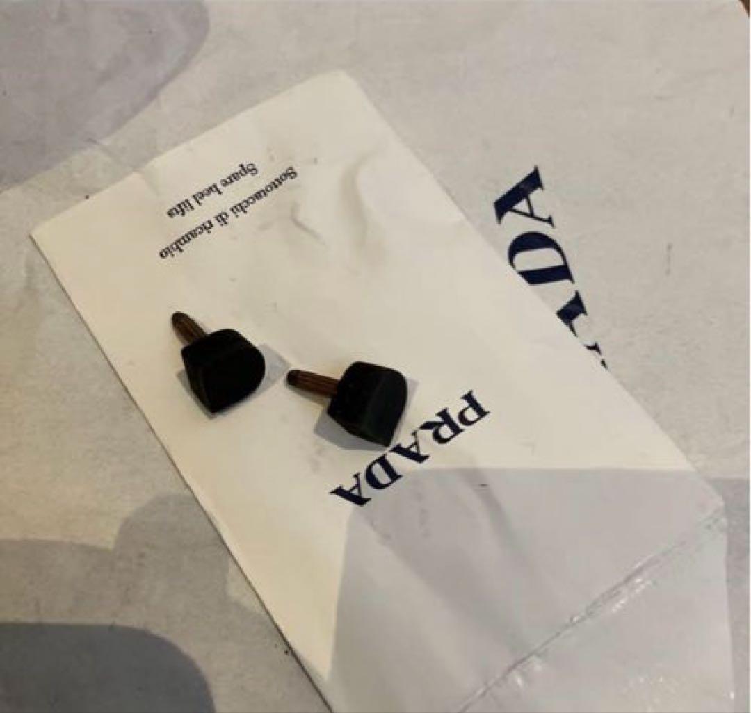 PRADA ブラック ポインテッドトゥ ハイヒール