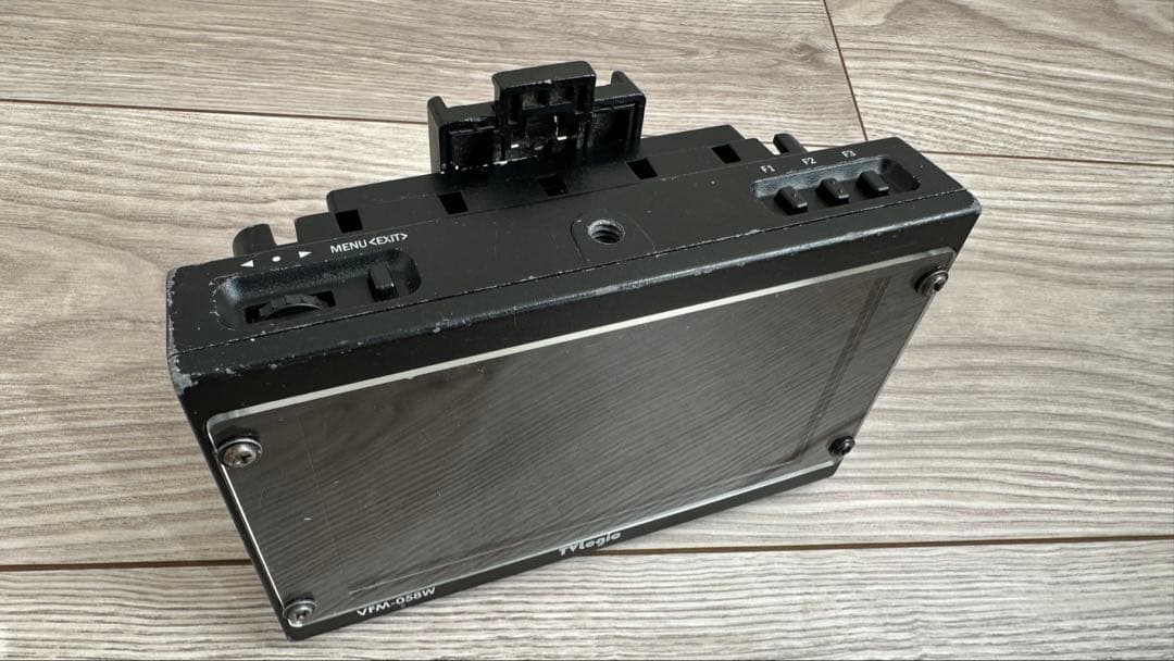 TVLogic VFM-058W5.5型フルHD対応ビューファインダーモニター