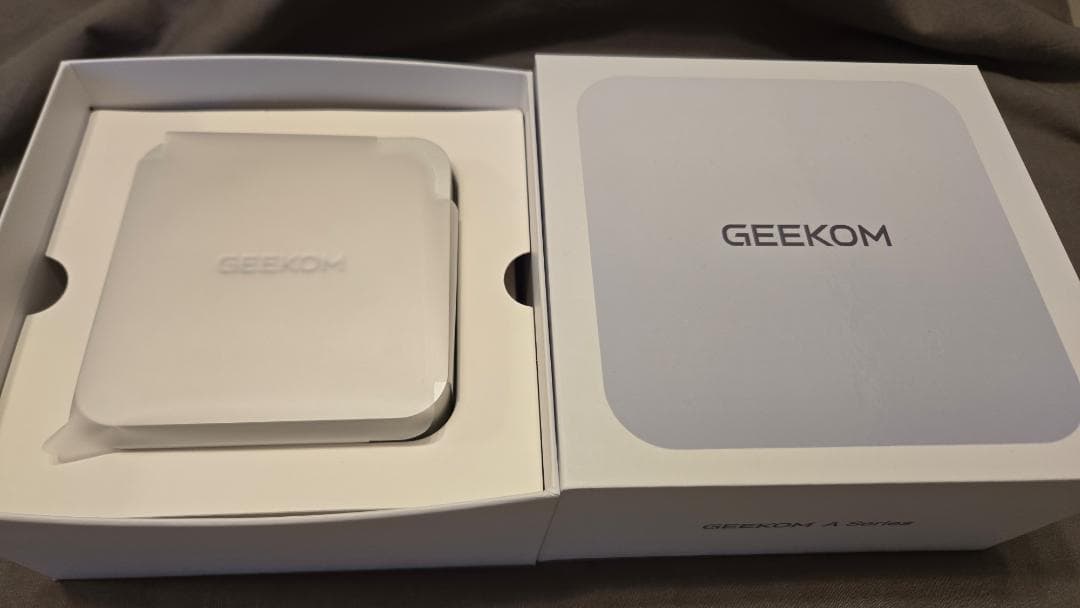 試用のみ「GEEKOM A6」ミニPC Ryzen7 6800H/32+1TB