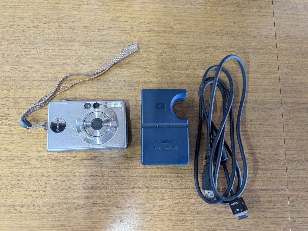 Canon IXY Digital 200a デジタルカメラ ジャンク品