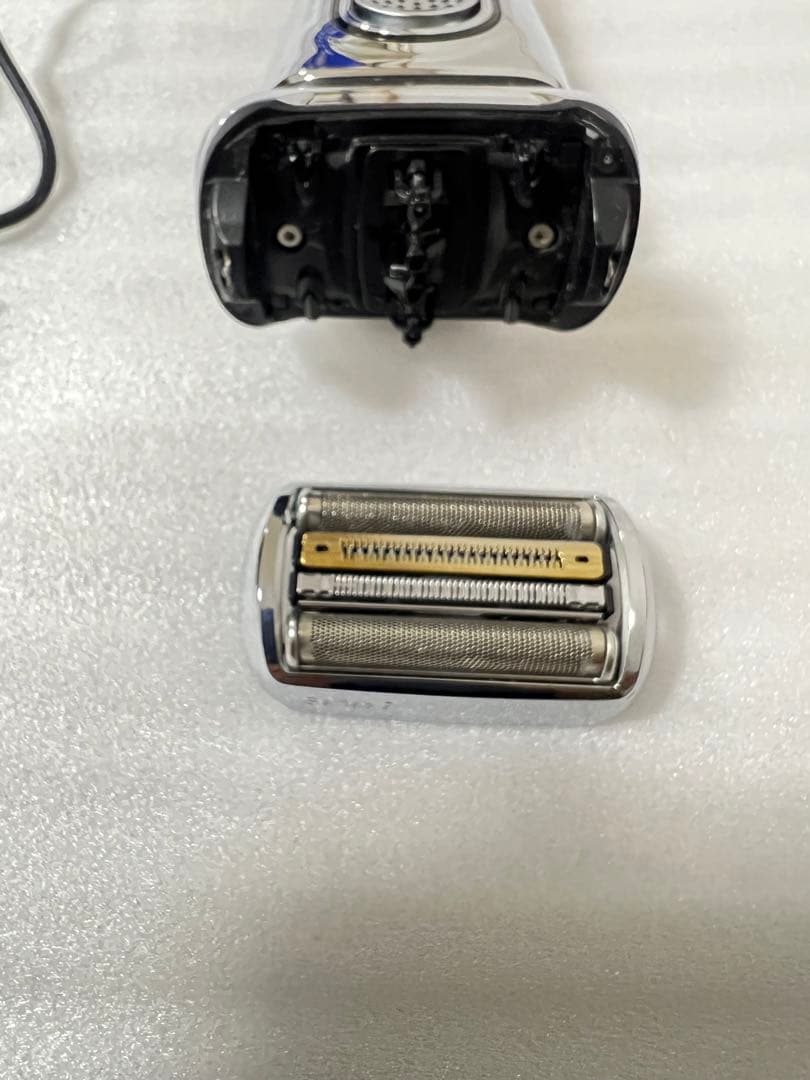 Braun メンズ電気シェーバー シルバー美品